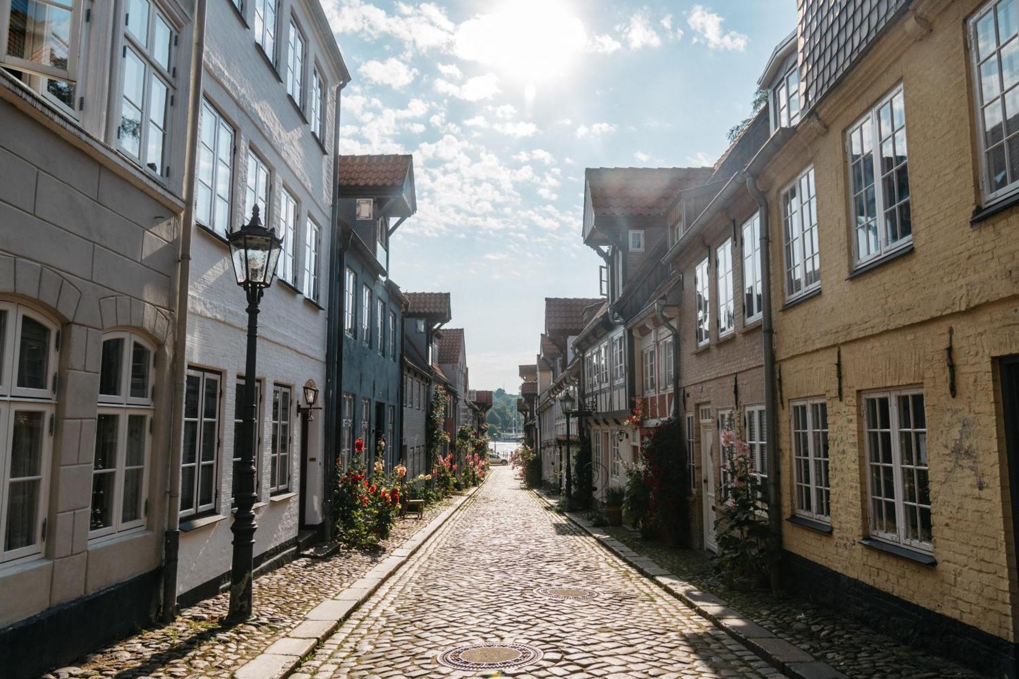 Grosses Apartment Mit 2 Balkonen Zentral Am Nordertor フレンスブルク エクステリア 写真