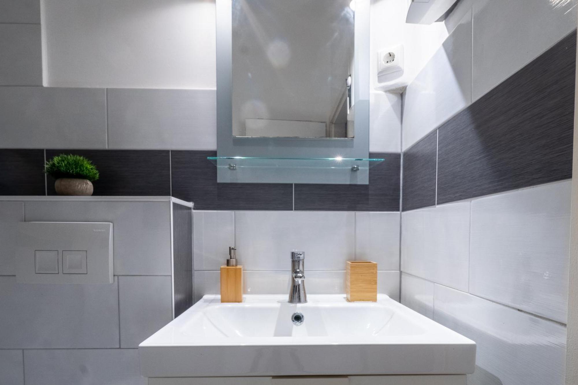 Grosses Apartment Mit 2 Balkonen Zentral Am Nordertor フレンスブルク エクステリア 写真